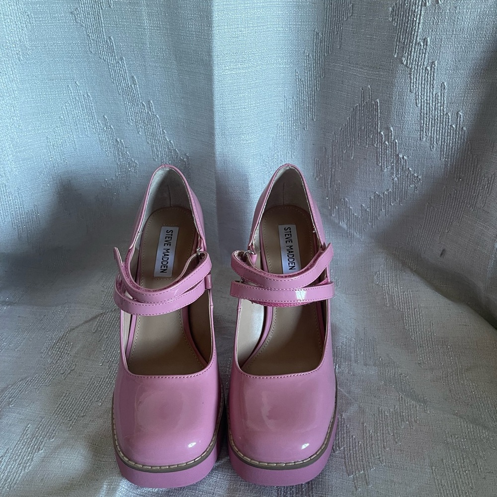 NWT Steve Madden Mary Jane heel